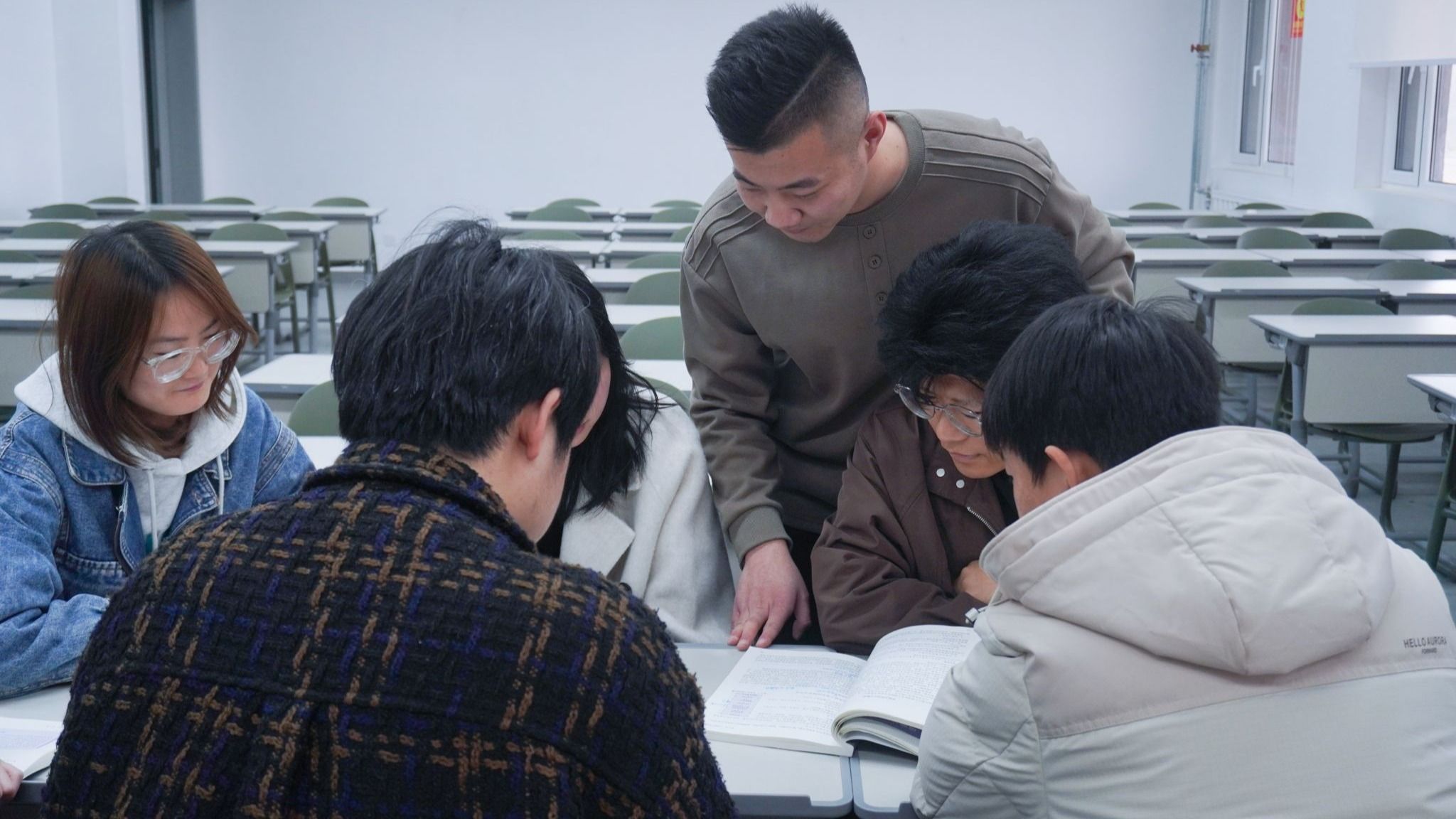《绩效管理》课堂：数智赋能，绘就“学生中心”教学新图景
