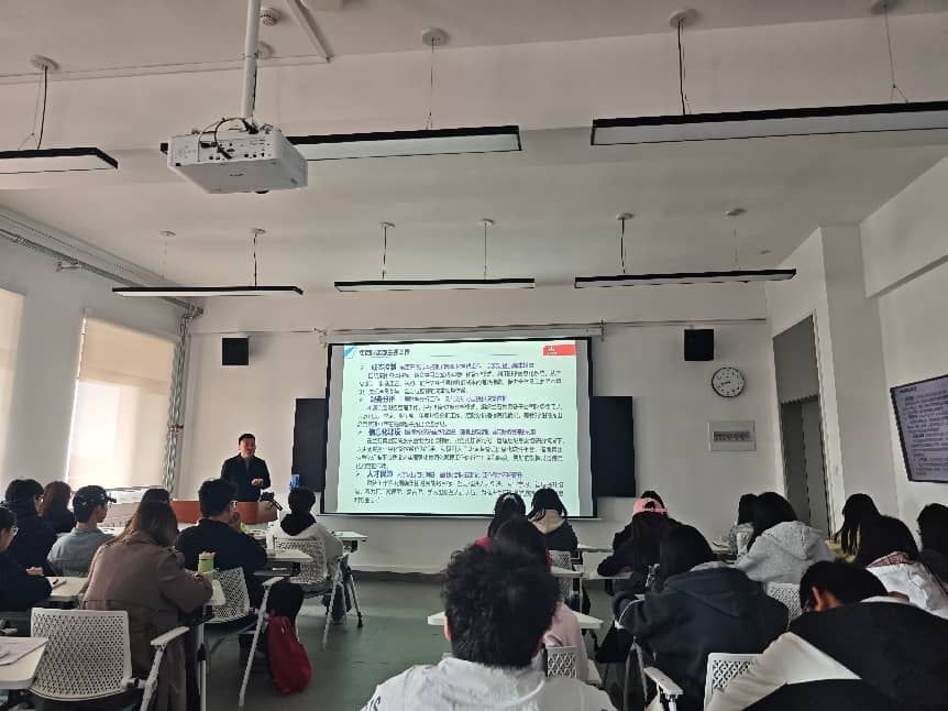 校企协同育英才 产教融合促成长——企业专家进校园开展数智财务行业前沿分享