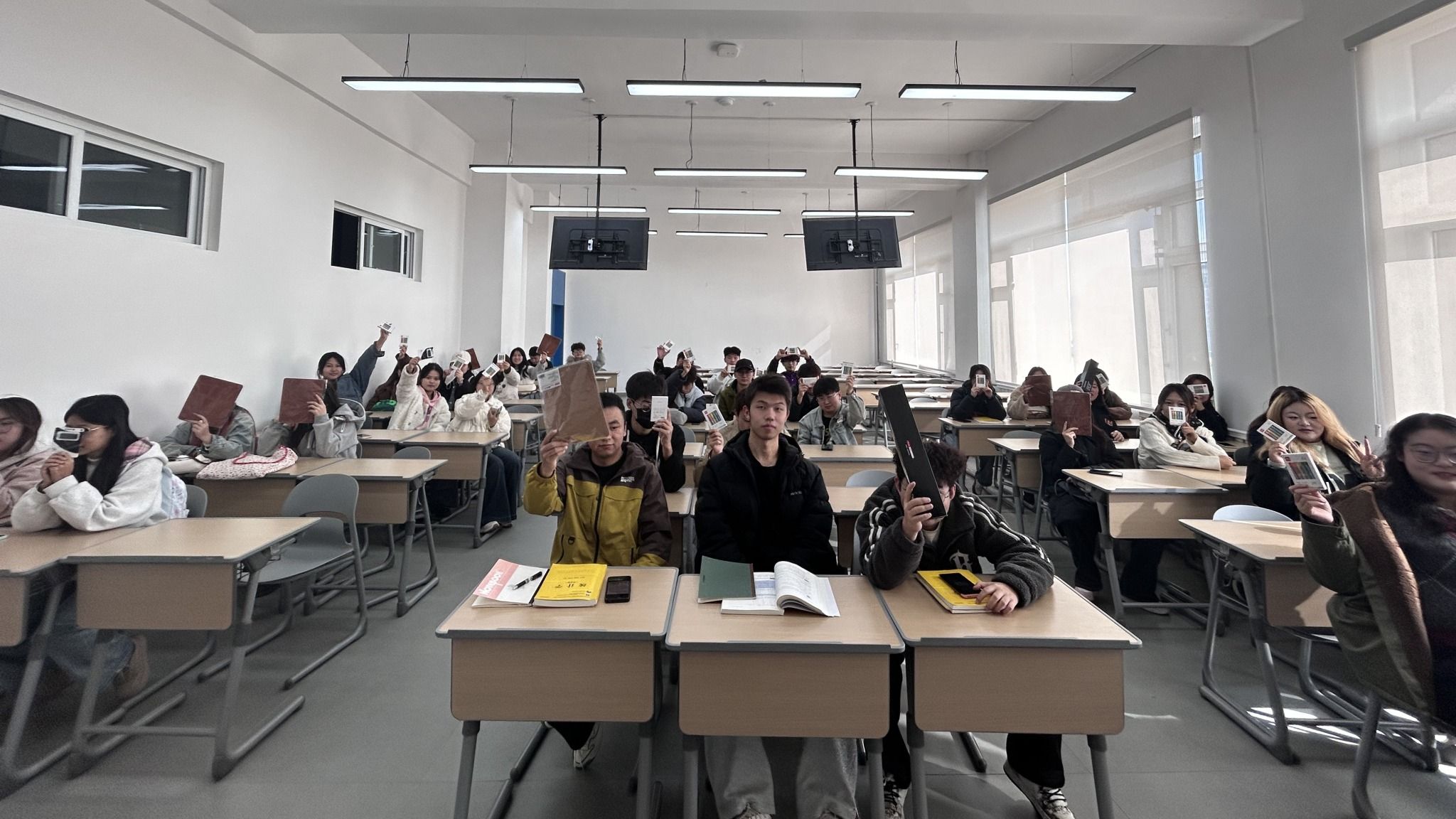 以评促学，以奖励思：一项提升课堂互动质量的创新探索