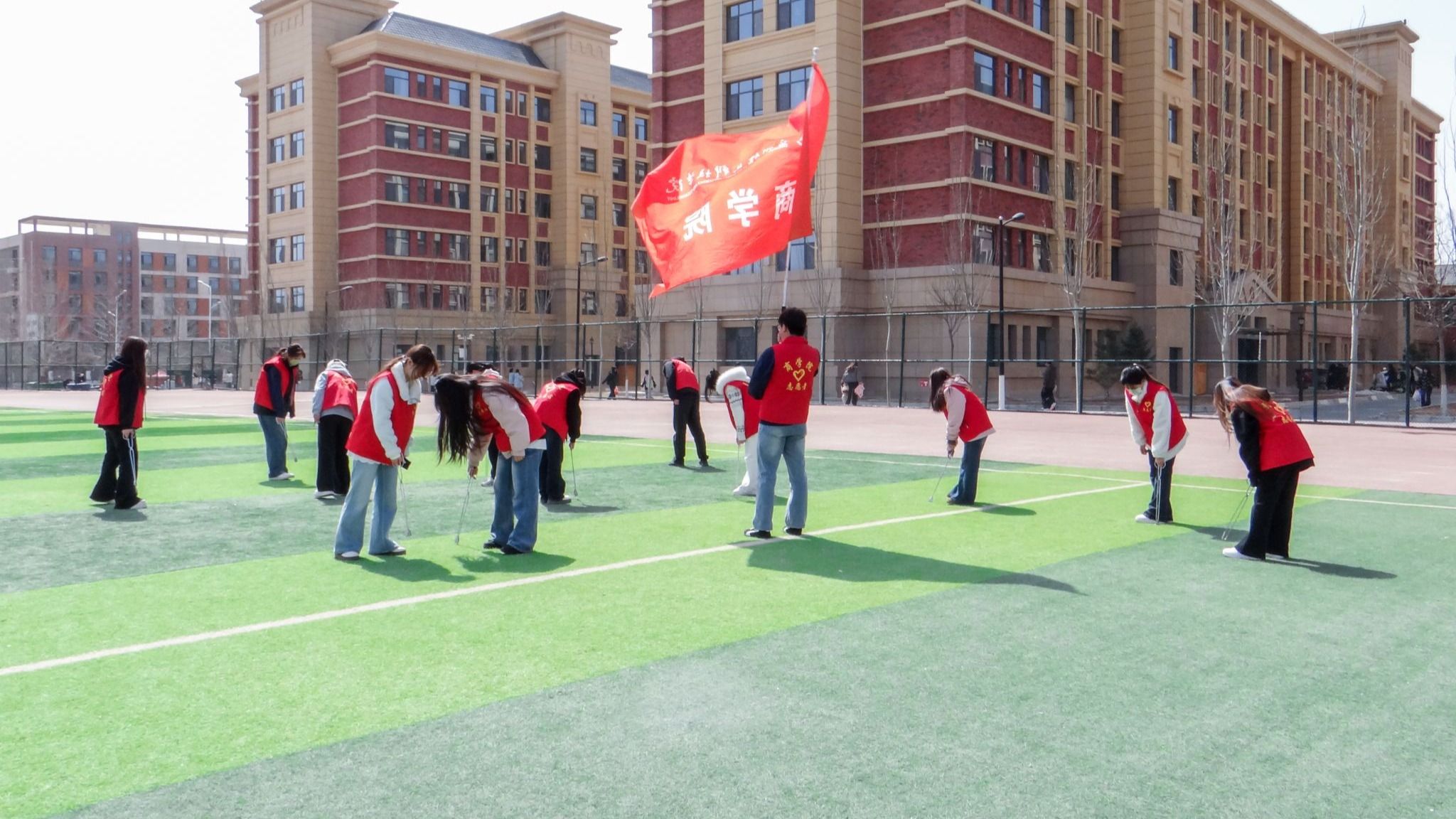 共建无烟校园 守护健康环境 ——商学院扎实推进校园控烟巡查管理工作