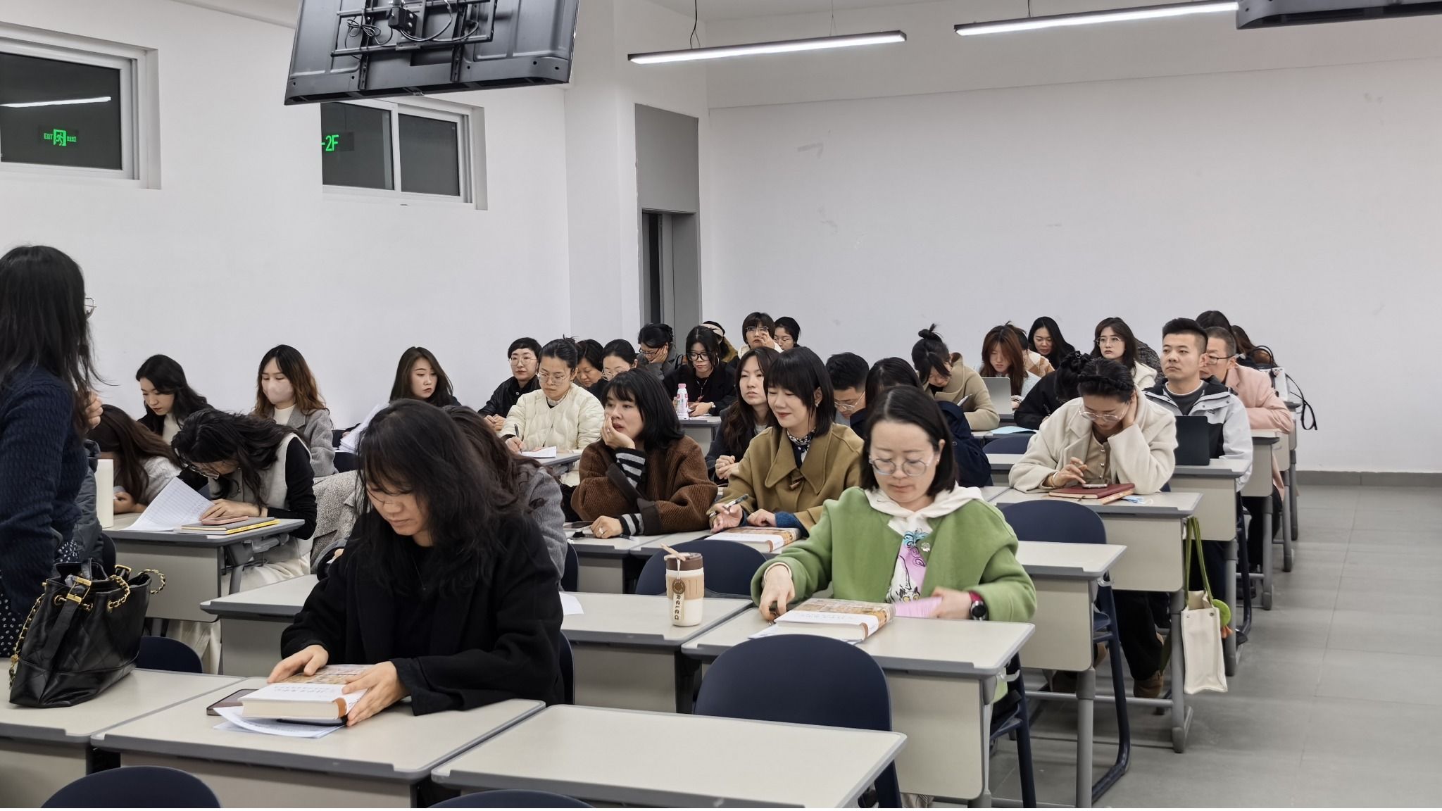 聚焦改革、赋能育人——商学院举办SC教学改革研讨会（一）