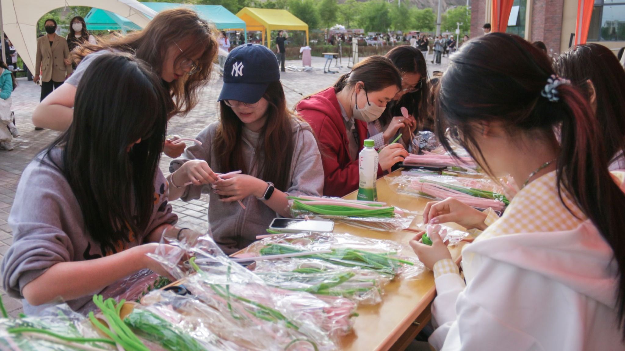 指尖拾趣  创意生花——商学院为期三天的DIY手工活动顺利收官