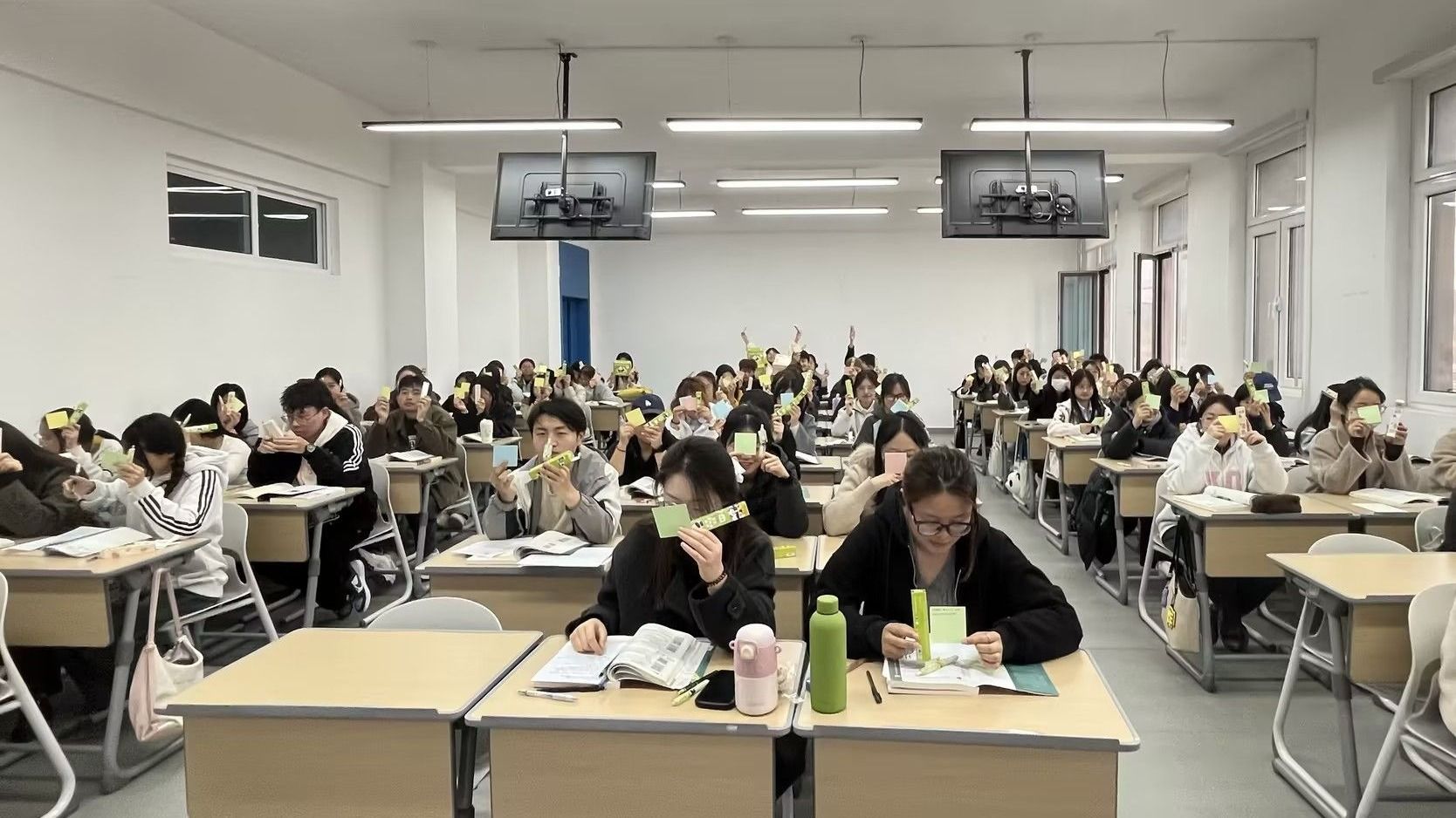 趣味奖品添活力 审计课堂焕新颜——教师借力专项预算解锁教学新路径